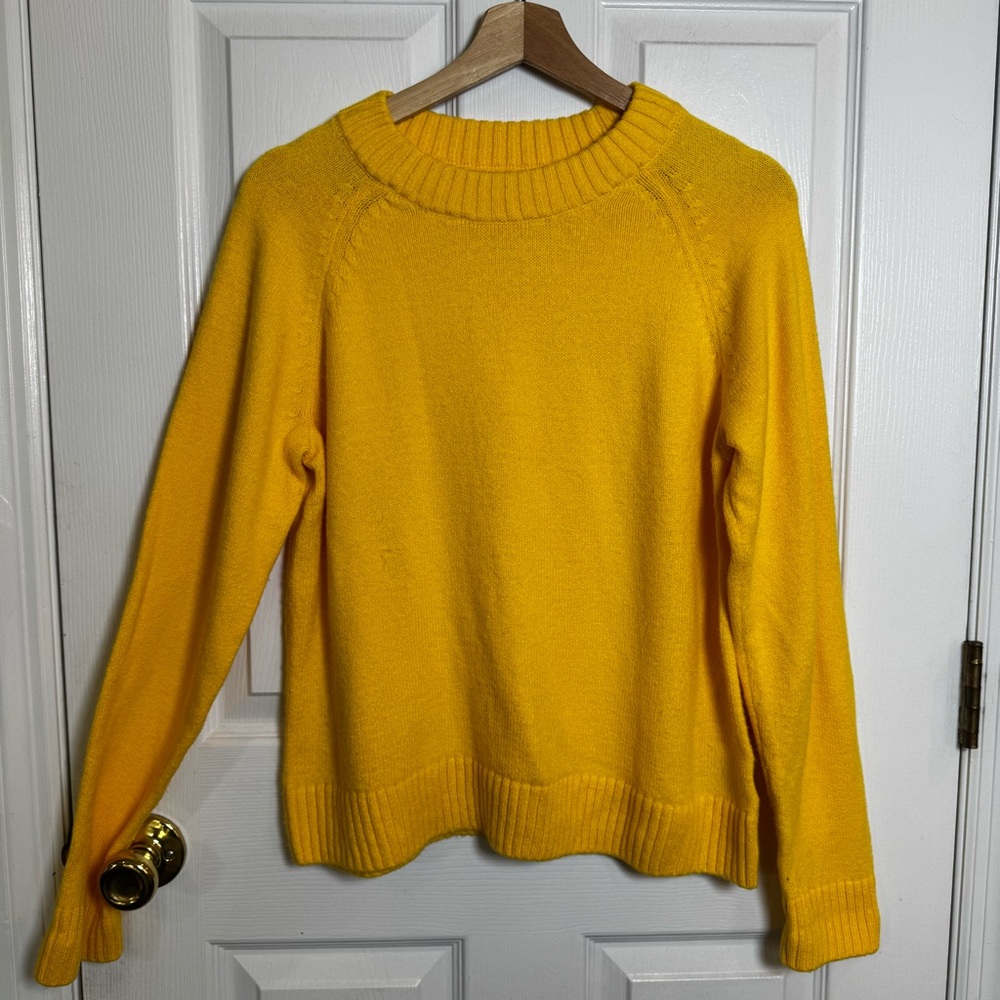 GAP Yellow Crewneck Sweater Cotton Blend Knit Ribbed Hem Size Medium